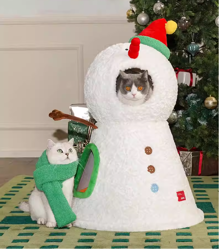 Charming Snowman Style Universal Indoor Cat Bed Featuring a Fun Climbing Area