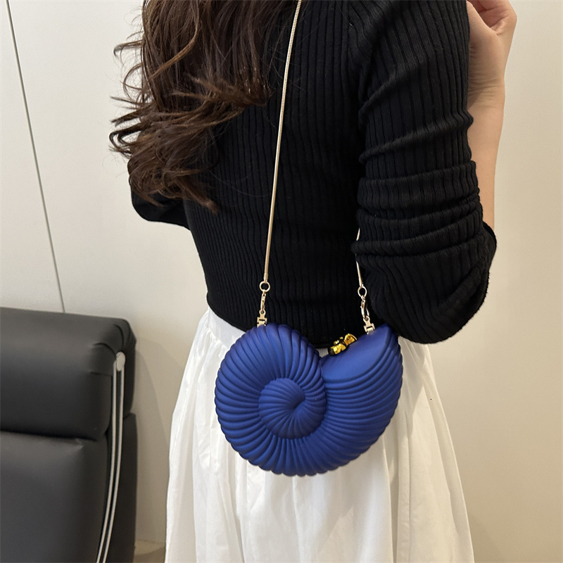 2025 autumn new personalized conch bag versatile trend bag European and American fashion niche design women's shoulder bag designer bag