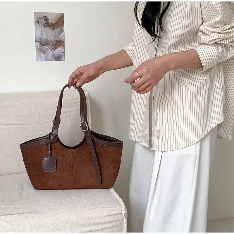 Handbag Autumn And Winter Suede Frosted Shoulder Bag High quality Pu Niche Design Splicing Large Capacity Travel Bag Autumn New Designer Bag