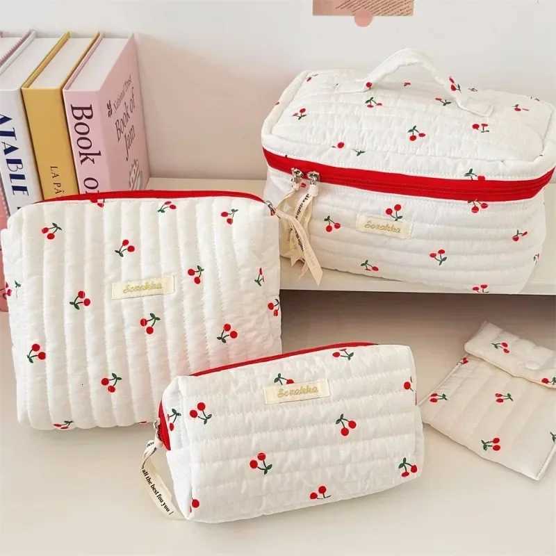 Quilted Cotton Ladies Travel Storage Bag Retro Cherry Womens Cosmetic Bags Cute Design Girls Pencil Case Makeup Bag HandbagsXJ250910