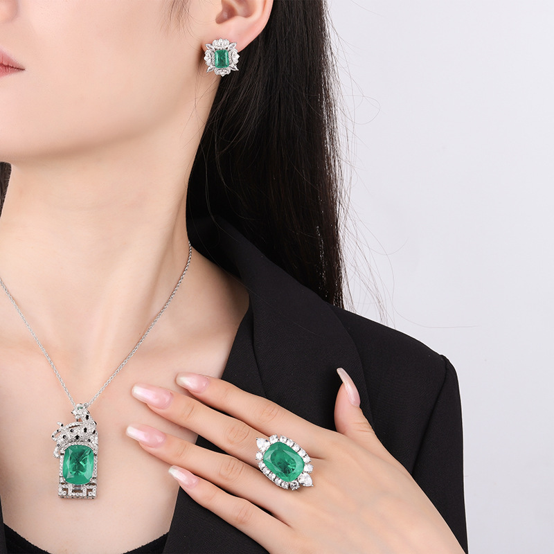 Luxury Brand Designer Jewelry Zhuang Shengsheng Jewelry European And American Retro Imitation Emerald Leopard Luxury Inlaid Set Main Stone 15*20 Earri
