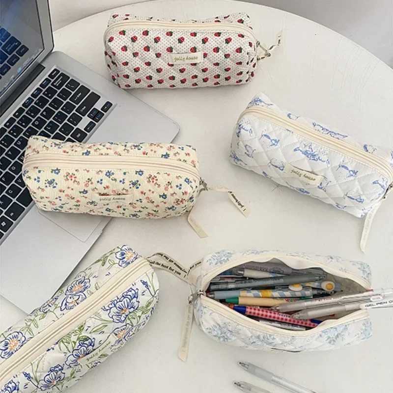 1PCS Retro Chic Makeup Brush Case for Girl Cute Floral Strawberry Cat Cosmetic Pouch Corduroy Student Stationery Storage BagXJ250910