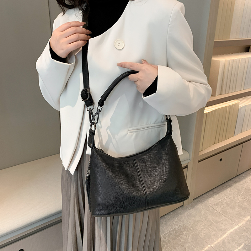 Free shipping designer Hot-Selling Underarm Bag Top Layer Cowhide Elegant Retro Versatile Shoulder Bag Women Fashion Shoulder Bag Crossbody Bag Trendy