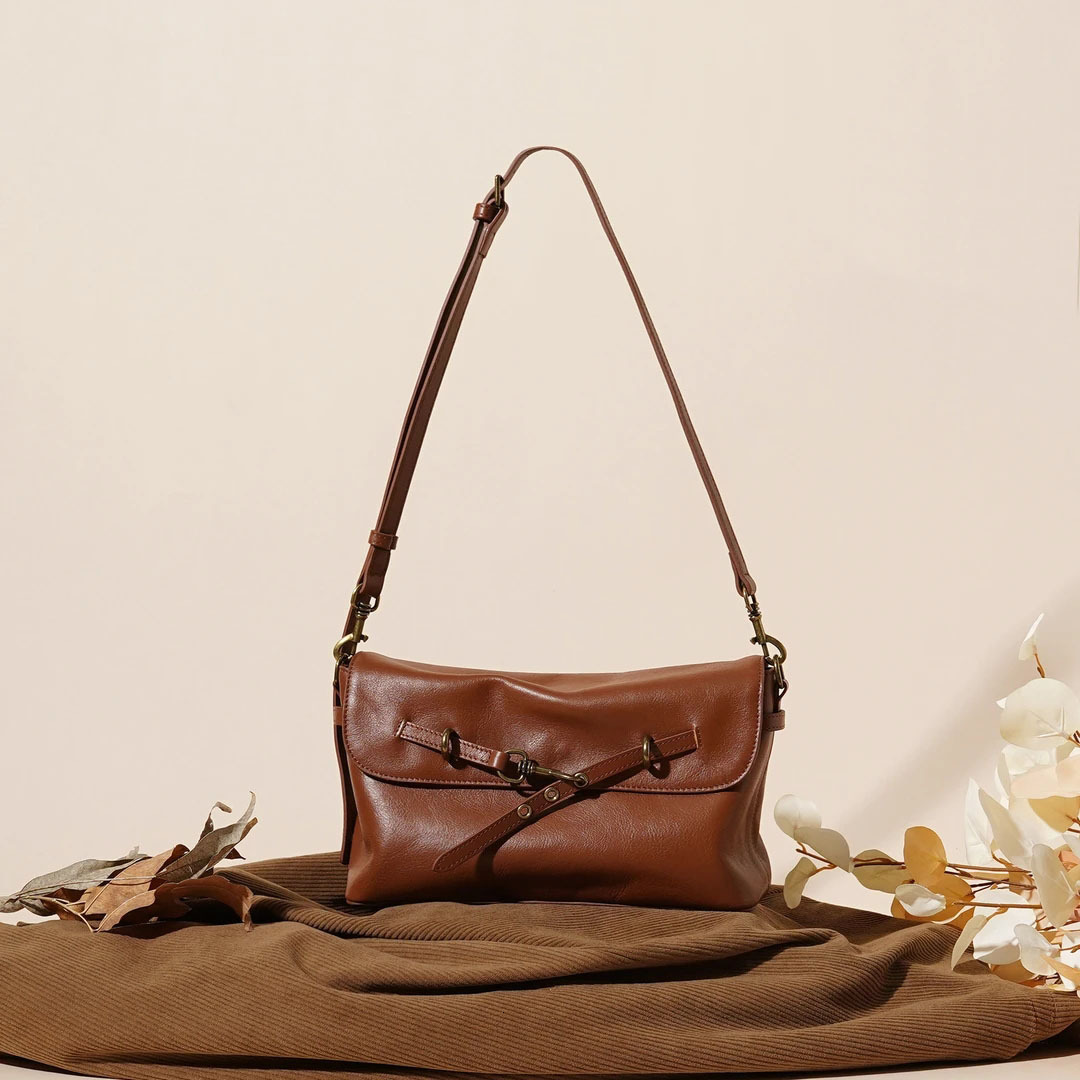 2025 New Fashion Small Square Bag Designer Shoulder Bag Multi functional Envelope Bag