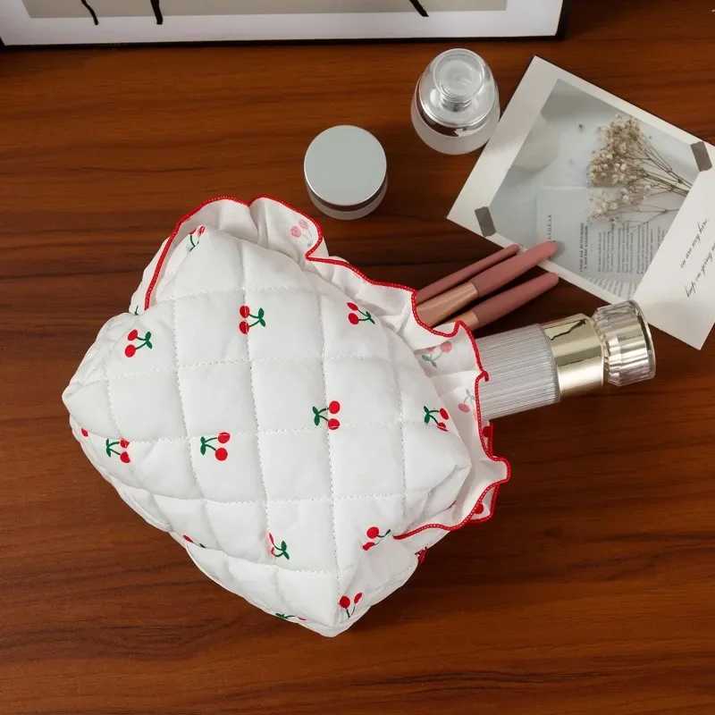 Small Fresh Fragrant Cherry Makeup Bag Creative Curled Skincare Storage Bag Cherry Wash Cosmetic Storage Bag for Women GirlXJ250910