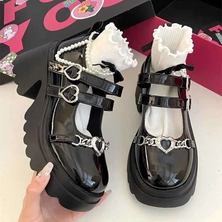 Black Leather Shoes Spring and Autumn Season Metal Chain Sponge Cake Sole Mary Jane Shoes Womens Patent Leather Gothic Style W250910