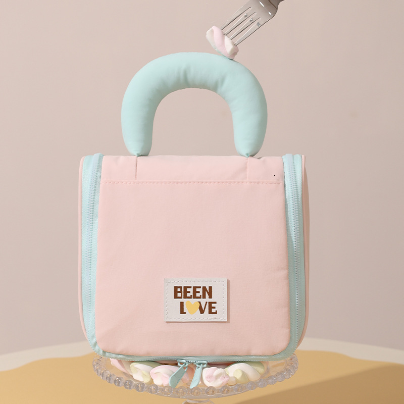 2025 Designer's New Fashion Makeup Bag Handheld Travel Bag