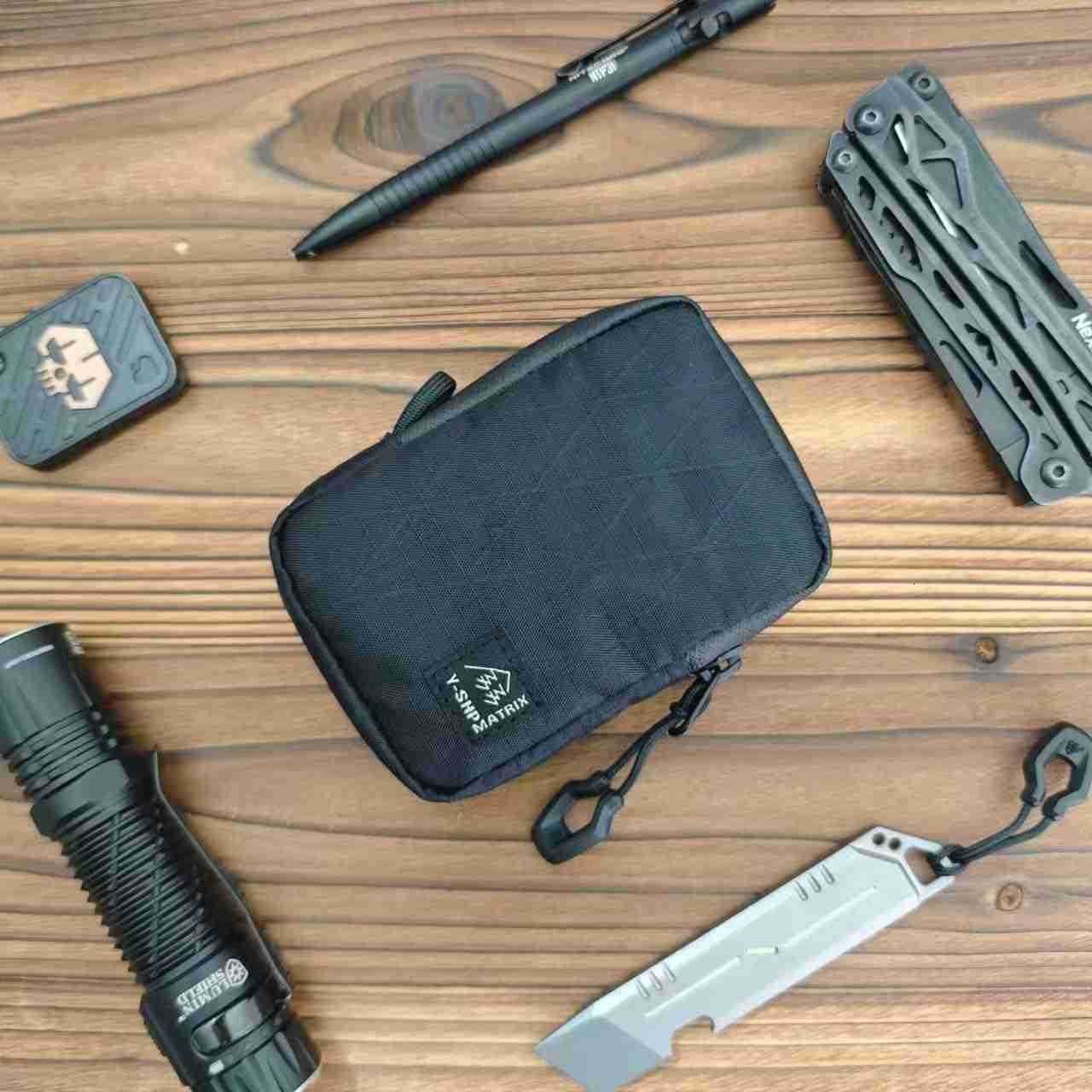 Mens WalletsPortable Card Wallet For Men Small and Exquisite Keychain WalletCoin Purse for Men and Women to Travel Suitable for Storing KeysCards and 