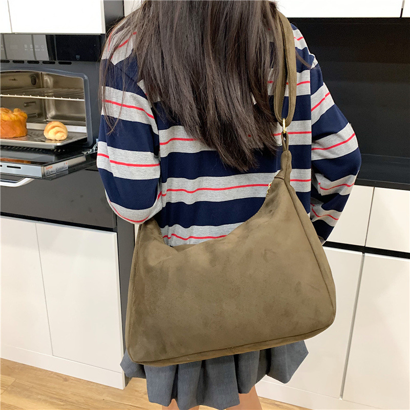Free shipping designer Vintage Commuter Bag for Class Underarm Bag Versatile Vintage Student Crossbody Bag for Women Casual Large Capacity Shoulder Ba