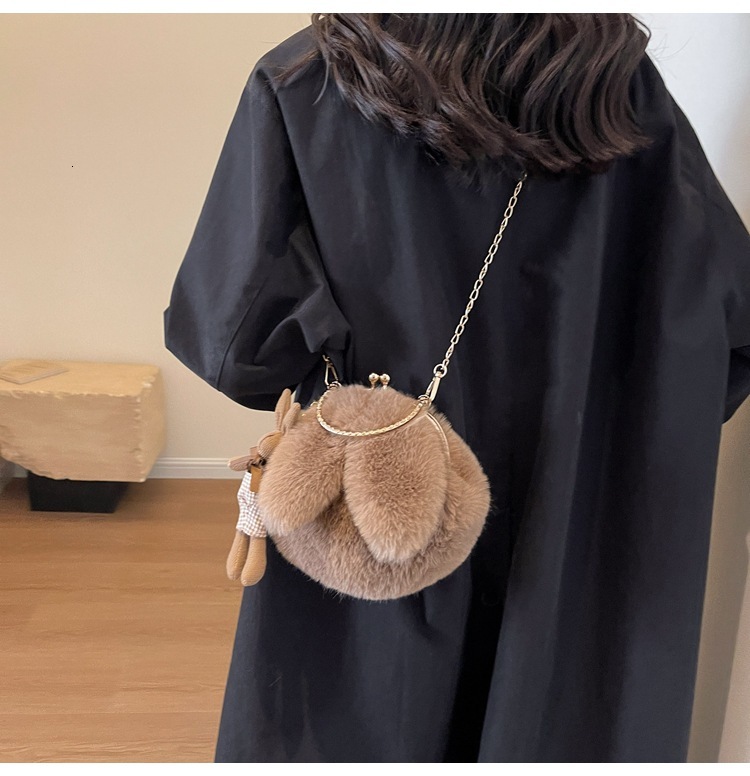 2025 autumn new fashionable plush bag versatile trend niche design handbag light bag luxury style women's shoulder bag designer bag