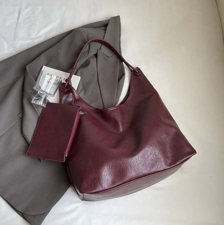 Free shipping designer Vintage Bag for Women Autumn and Winter New Fashion Simple High-end Feel Shoulder Bag Casual Versatile Large Capacity Tote Bag