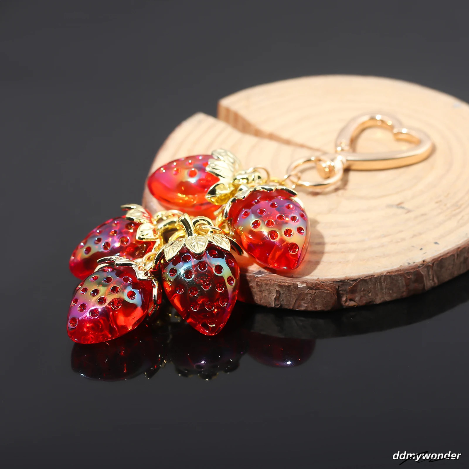 Women Strawberry Pendant Cute Fruit Wallet Charm Party Daisy Bag Accessorie Couple Keychain Mothers Day Gift 250428 ddmywonder ddmywonder ddmywonder