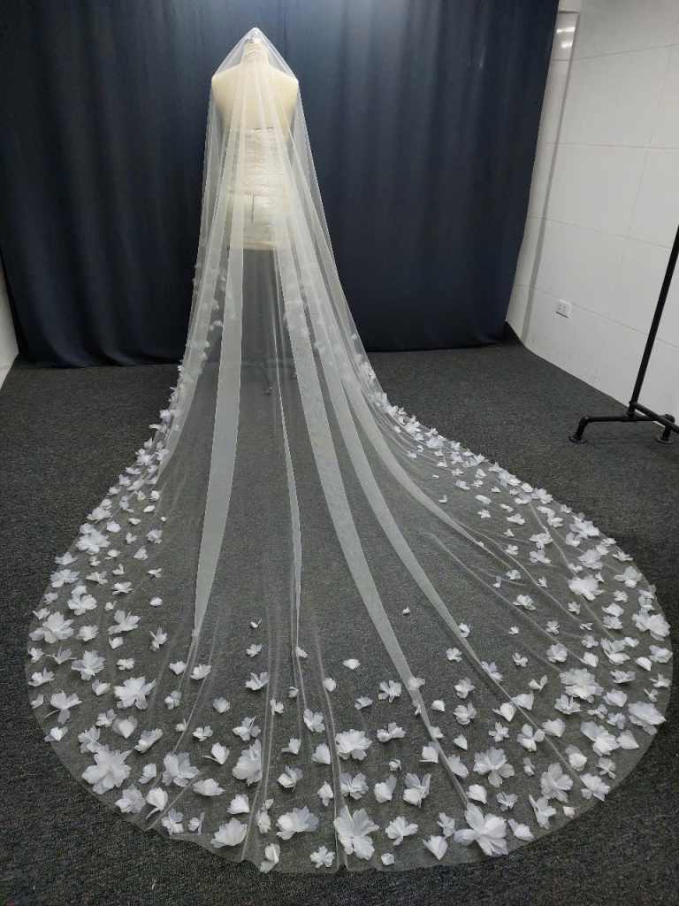 Romantic 3D Floral Wedding Veils One Layer Long Cathedral Length Bridal Veis For Wedding Ceremony Bridal Accessorios Custom Made