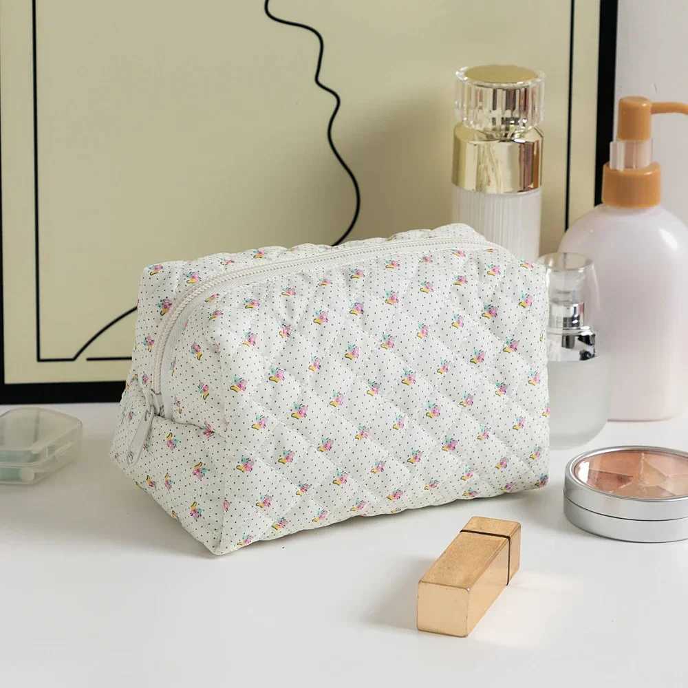 Large Capacity Womens Cosmetic Bags Cases Casual Ladies Small Storage Bag with Zipper Female Travel Clutch Bag Small HandbagsXJ250910