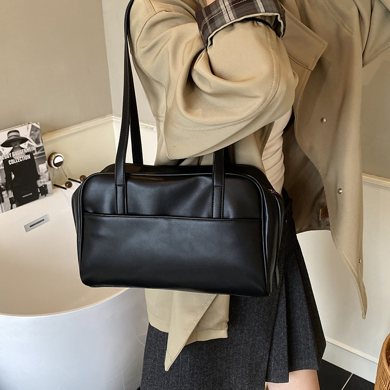 Free shipping designer Korean Style Large Capacity Single Shoulder Bag for Women Niche Retro Fashion Underarm Bag Versatile High-End Crossbody Bag