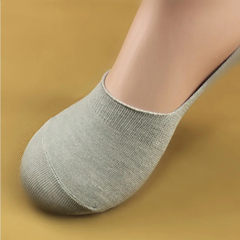 6 PairsLot Mens Bamboo Breathable Invisible Socks Low Cut Casual Cotton Boat NonSlip No Show High Quality Sock 250910