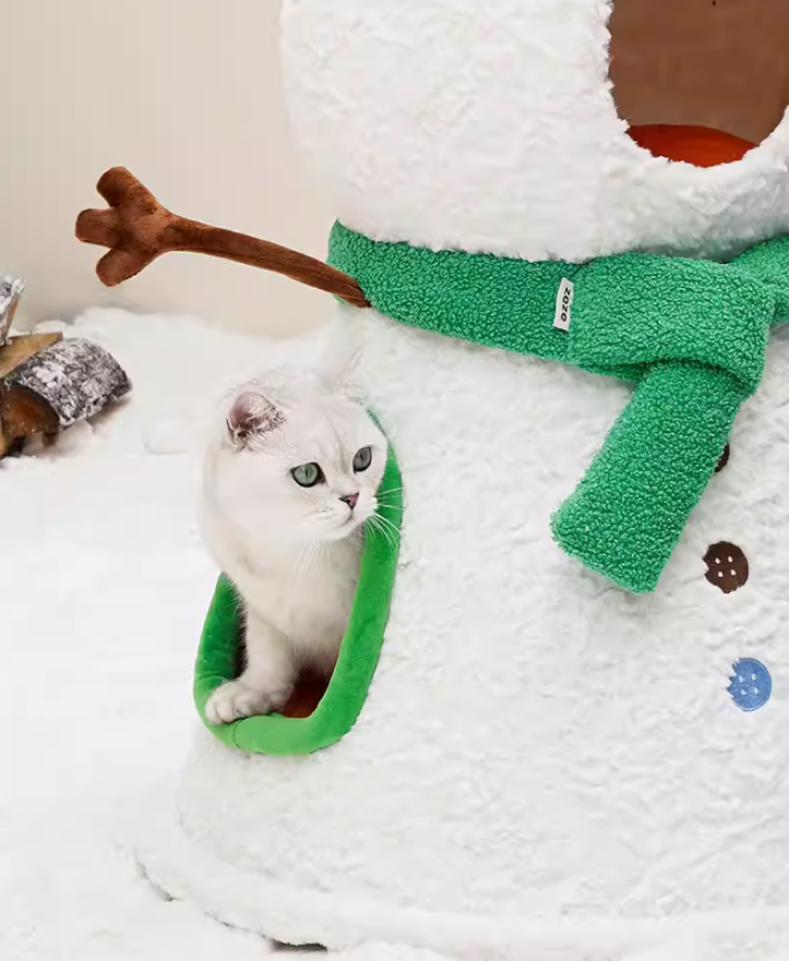 Charming Snowman Style Universal Indoor Cat Bed Featuring a Fun Climbing Area
