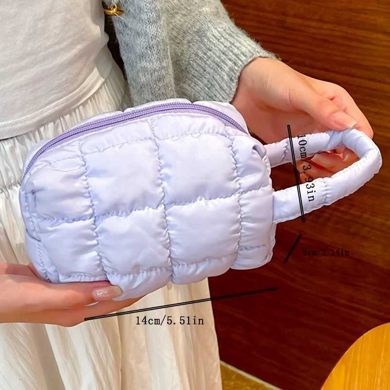 Quilted Polyester Makeup Bag Large Capacity UnisexAdult Portable Handheld Organizer Unscented Fashionable Grid PatternXJ250910