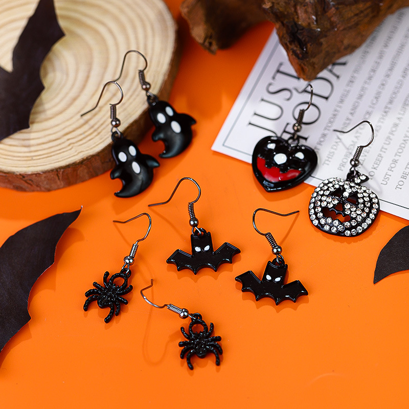 Gothic Bat Spider Dangle Earrings for Women Halloween Party Horror Drop Earrings with Skull Ghost Charm