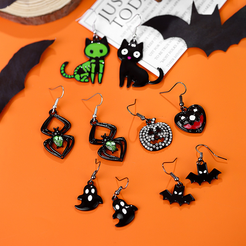 Gothic Bat Spider Dangle Earrings for Women Halloween Party Horror Drop Earrings with Skull Ghost Charm