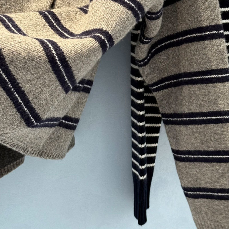 Designer Women's Gray Striped Knit Cardigan Luxury Round Neck Single Breached Sweater Cashmere Wool Blend Classic Long Sleeve Letter Embroidery C