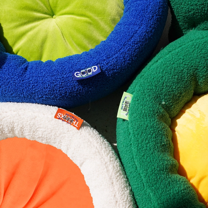 Warmth Insulated Dog/Cat Bed: Cozy Semi-Padded Animal Resting Area