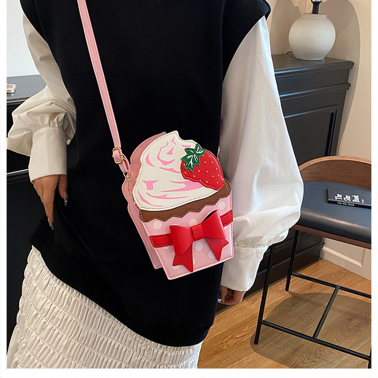 2025 autumn new cute strawberry cake bag, niche design, versatile and trendy, bow tie women's shoulder bag, designer bag
