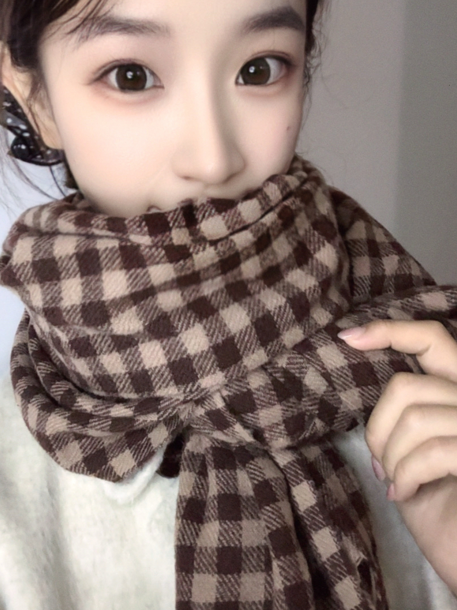 Plaid scarf for women, fashionable and warm for autumn and winter, new style neck gaiter, Korean version printed large shawl for wholesale.