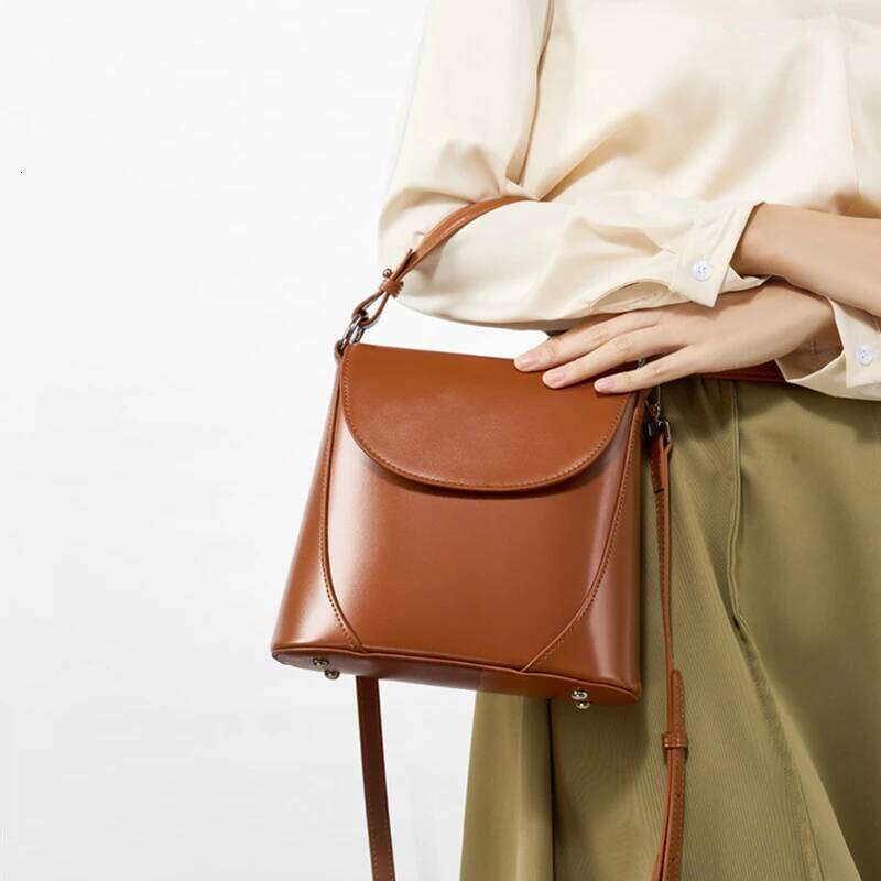 Toptrends Vintage Genuine Leather Small Shoulder Crossbody Bags For Women 2025 Designer Bucket Top Handle Ladies Handbags