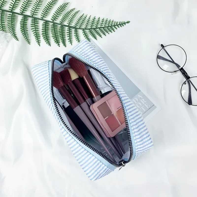 Cosmetic Aesthetic Organizer Storage Pouch Bag for Women Seersucker Stripe Large Capacity Makeup Bag Travel Toiletry PouchXJ250910