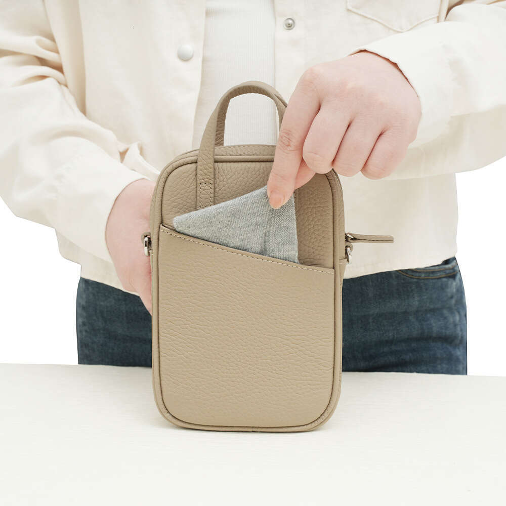 Top Layer Cowhide Single Shoulder Crossbody Phone Women Versatile New Genuine Leather Vertical Casual Small Bucket Bag designer wallet B5