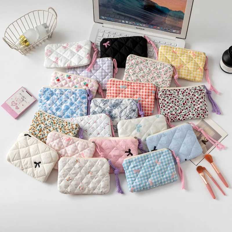 2025 Mini Cosmetic Storage Pouch Fashion Makeup Lipstick Sanitary Napkins Case Women Ins Travel Organizer Bags Small PouchXJ250910