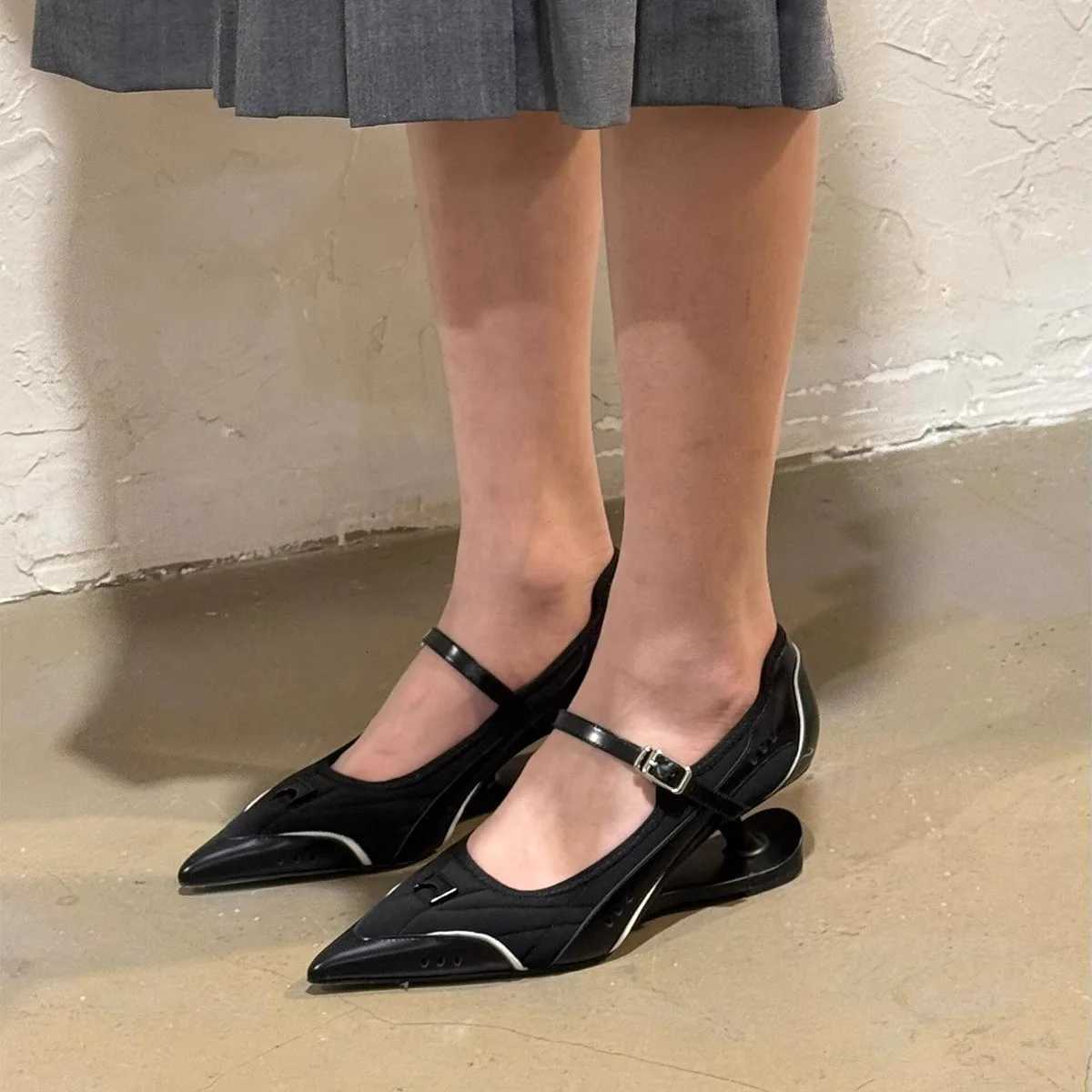 Niche Design Pointed Toe Special Heel Womens High Heels Ballet Sporty Style Shallow Mouth Mary Jane Single Shoes W250910