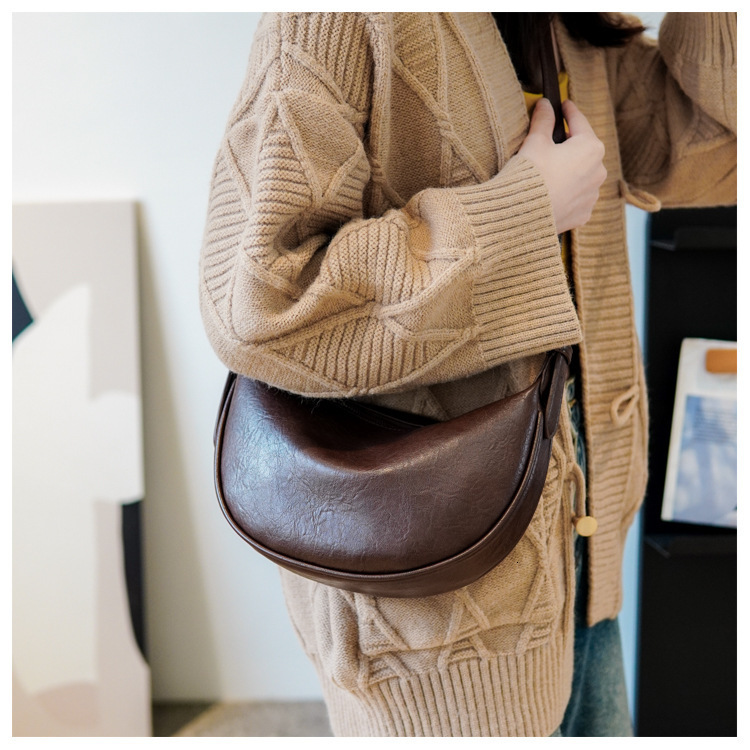 Free shipping designer Korean Style Soft Leather Texture Niche Casual Shoulder Bag Underarm Bag Women Fashion High-end Versatile Casual Crossbody Bag 