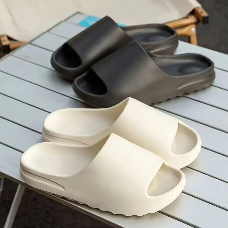 Summer Clogs Fashion Soft Bottom Beach Men Slippers Womens Sandals Nurse Sabot EVA Slides Breathable Shoes 250909