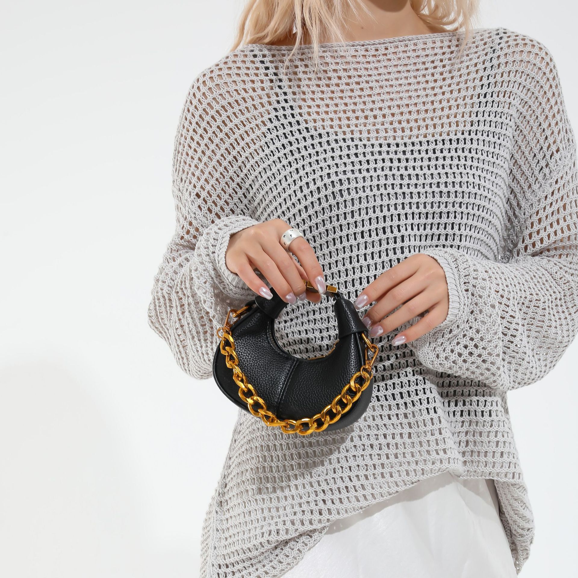 2025 autumn new handbag niche design, light luxury trend style, versatile Korean women's single shoulder dumpling bag designer bag