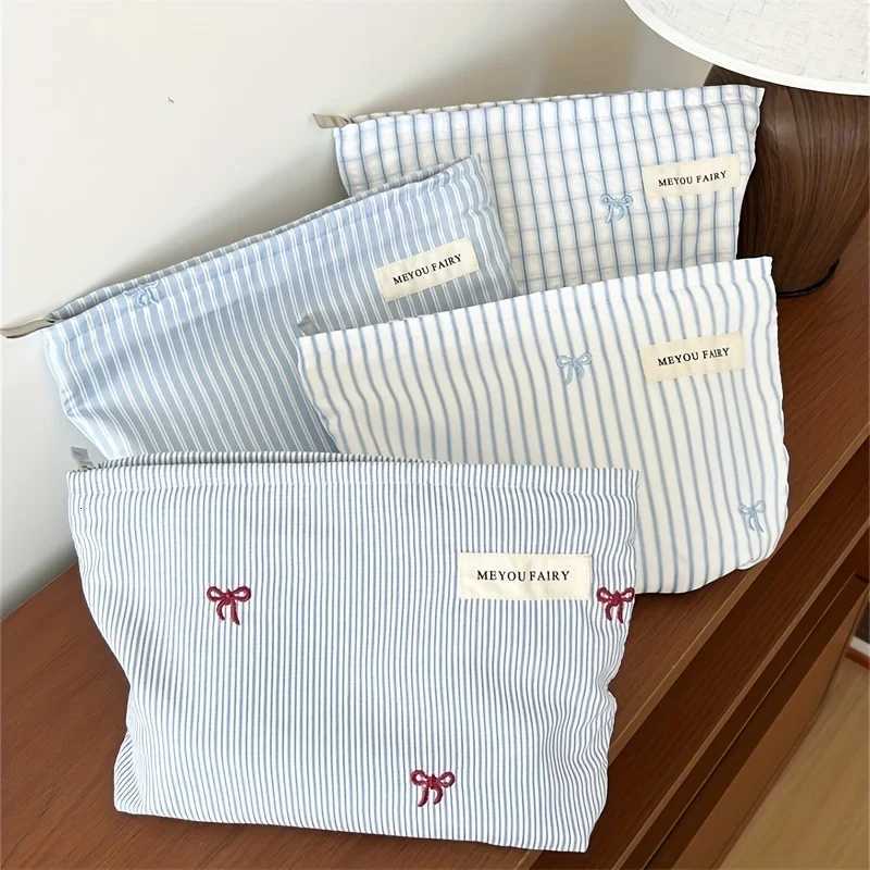 Light Blue Striped Bow Cosmetic Bag Women Travel Makeup Organizer with Zipper MultiUse Toiletry PouchXJ250910