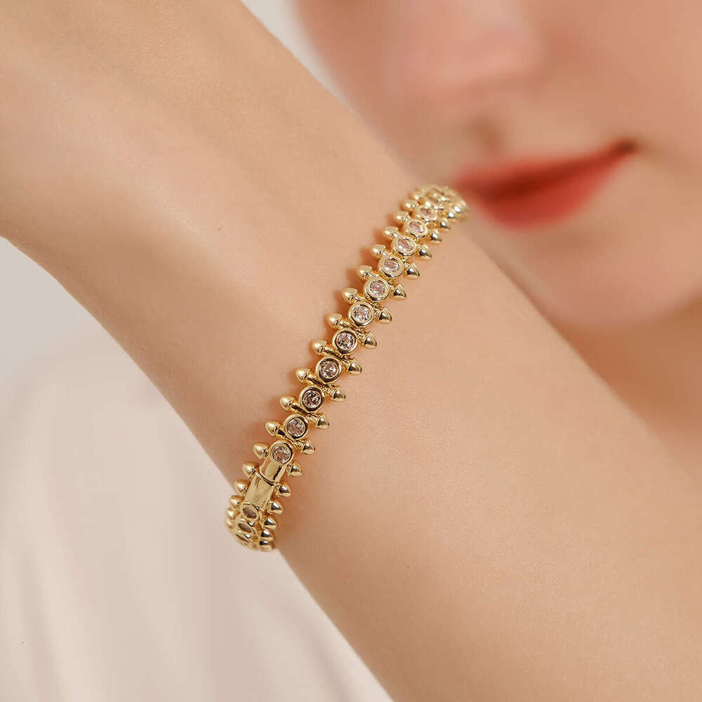 Gold tone designer bracelet for women fashion high-end versatile metal luxury jewelry bullet head moissanite chain full diamond bracelet hollow openin
