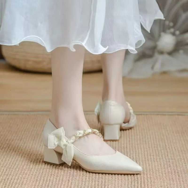Fashion Single Shoes Womens Pointed Toe Shallow Mouth Four Seasons Versatile Block Heel Bow Temperament High Heels W250910