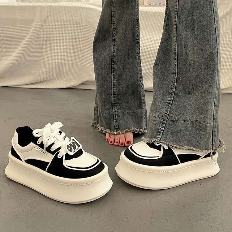 Platform Thick-Soled White Sneakers for Designer Shoe Women Niche Board Shoes 2025 New Spring Style Height-Increasing Casual Sports Shoes