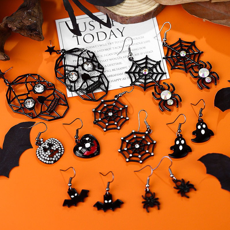 Gothic Bat Spider Dangle Earrings for Women Halloween Party Horror Drop Earrings with Skull Ghost Charm
