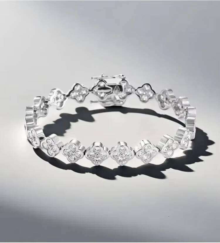 High Quality Sterling Sier Full Lucky Four Leaf Jewelry Gold Plated Clover Moissanite Bracelet for Women