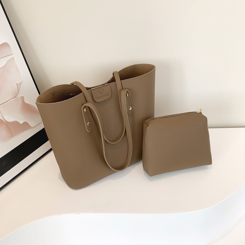 Free shipping designer Vintage Spring Summer Trend New Simple Casual Large Capacity High-end Feel Single Shoulder Bag Crossbody Tote Bag