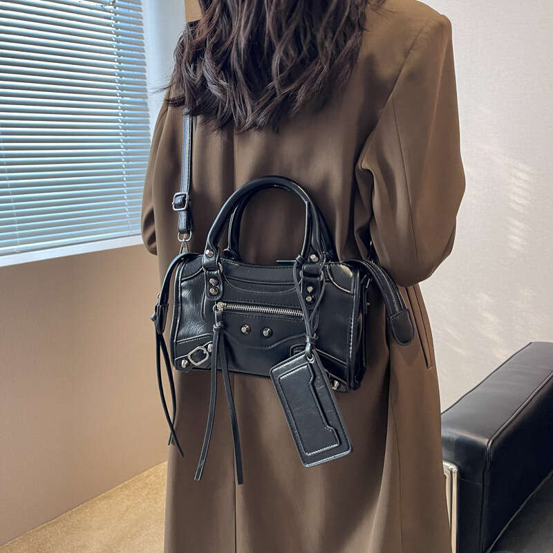 New Women's Motorcycle Handbag with Rivets, Fashionable Pillow Bag, Trendy Single Shoulder Crossbody Bag