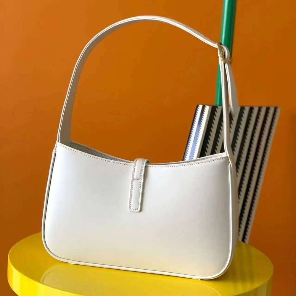 2025 armpit high-quality shoulder fashionable women's bag, smooth leather soft handbag