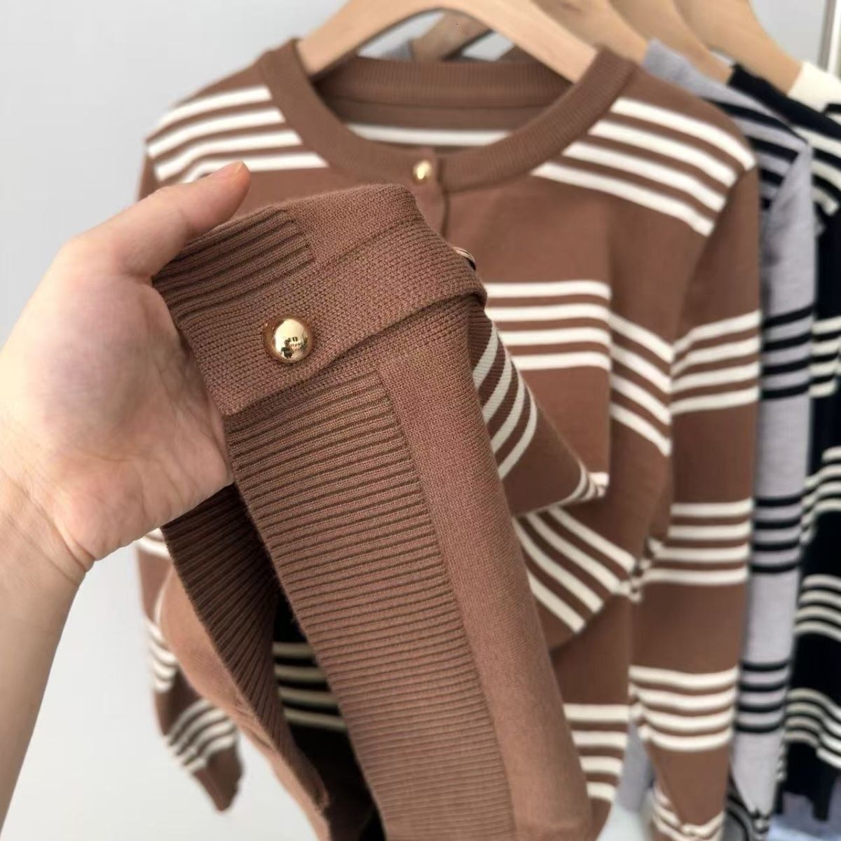 2025 Korean style new striped autumn color block sweater cardigan knitted loose fit designer slim design fit top knitted