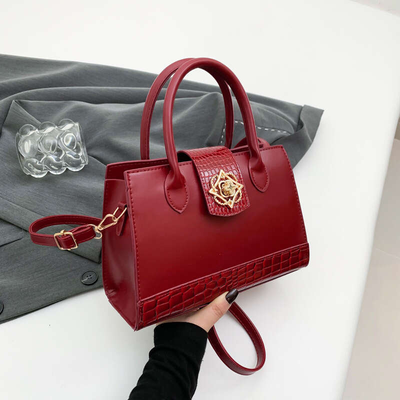 Niche Light Luxury High-End Tote 2025 Winter New Fashion Large Capacity Versatile Commuter Crossbody Bag