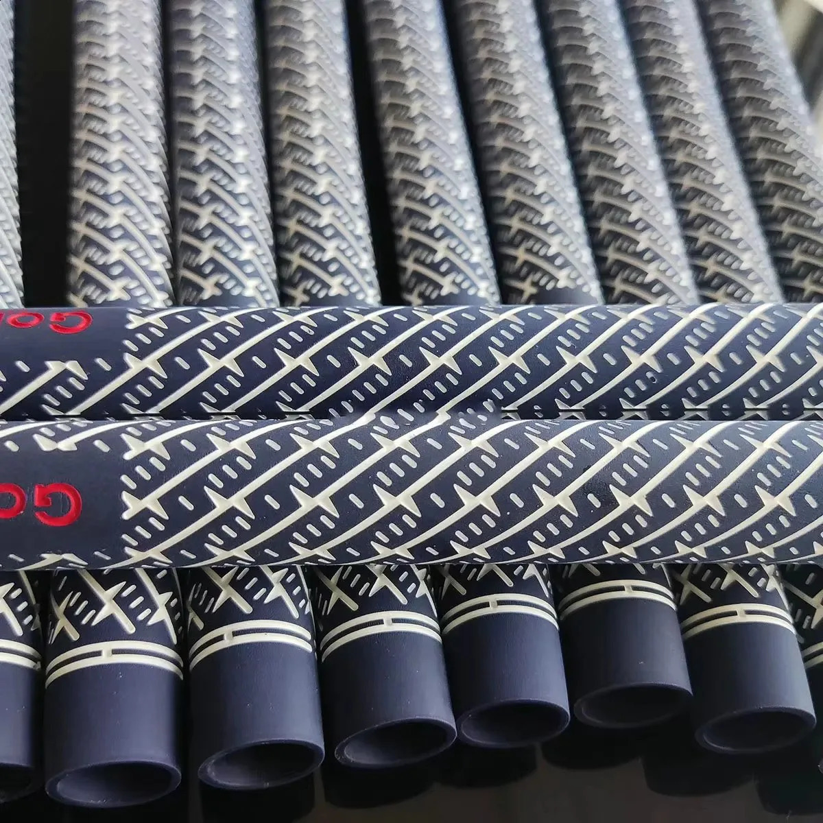 3Pcs 5Pcs 10Pcs Golf Grips Rubber Material Standard Midszie Club Grip Antislip For Iron and Wood Accessories 250909