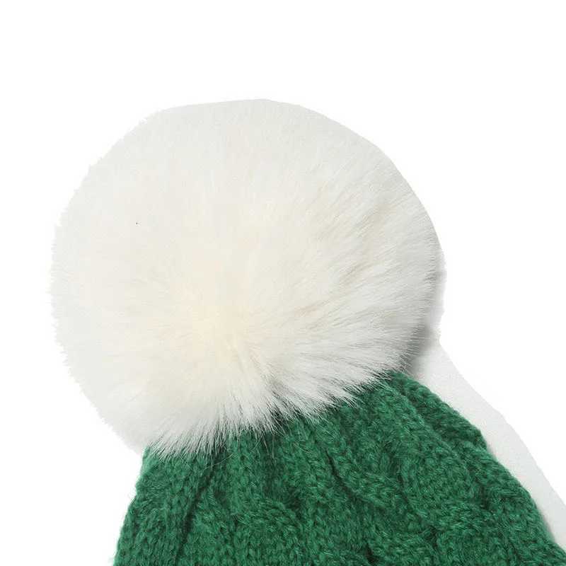 Unisex Winter Red And Green Patchwork Pompoms Knit Hat Christmas Hat For Women Men Christmas GiftXJ250910