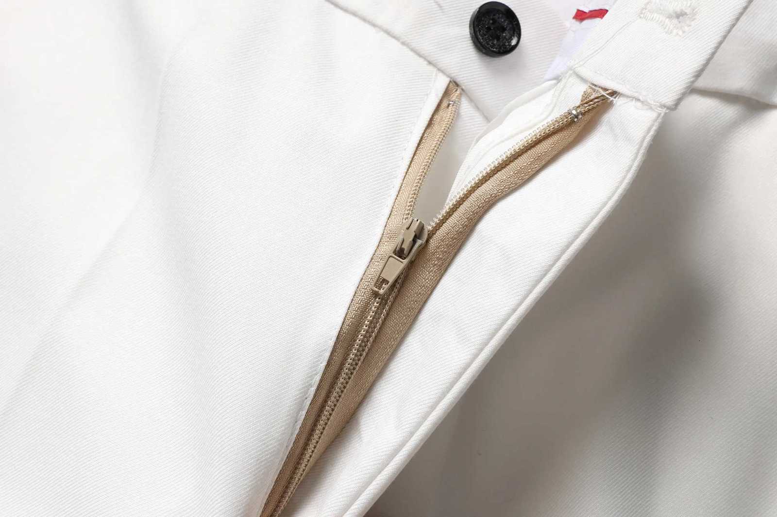 Mens White HighEnd Suit TwoPiece Suit Four Seasons Business Formal Wear AntiWrinkle NonStick Wool Suit Workplace Work Cloth W250910
